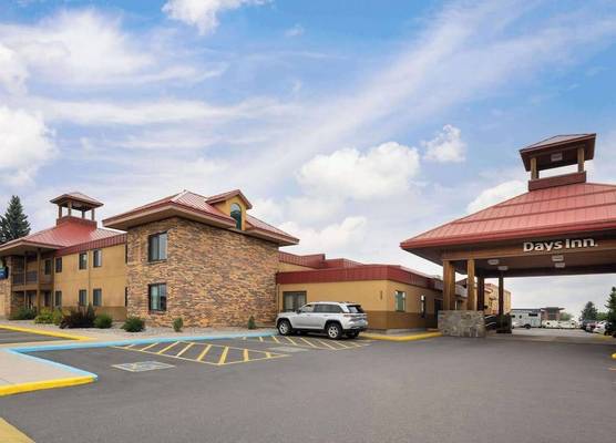 Days Inn & Suites by Wyndham Bozeman 1