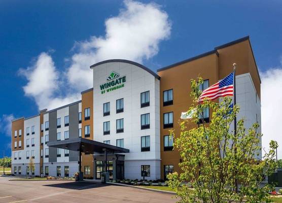 Wingate by Wyndham Angola 1