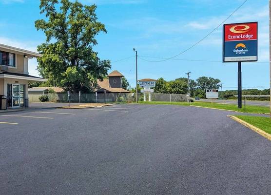Econo Lodge Portage 1