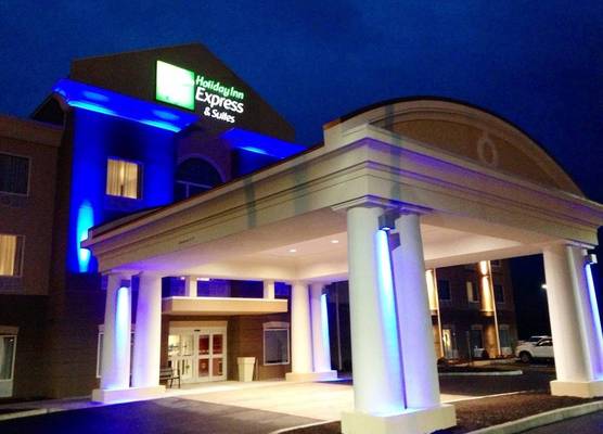 Holiday Inn Express & Suites UTICA by IHG 1