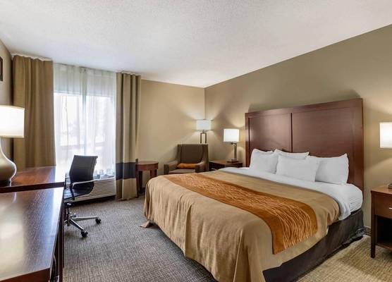 Comfort Inn Walcott near Davenport 1