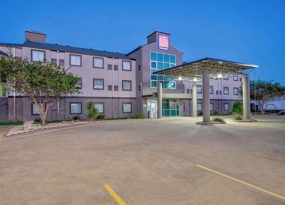 Motel 6 Harlingen, TX 1