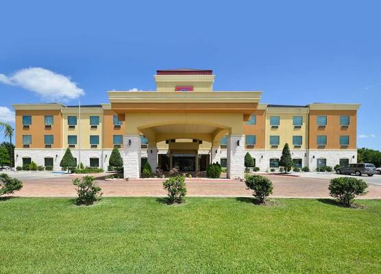 Comfort Suites Bay City East 1