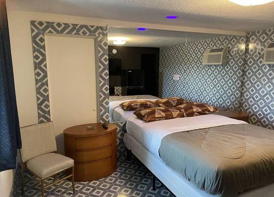 Carole Motel 1