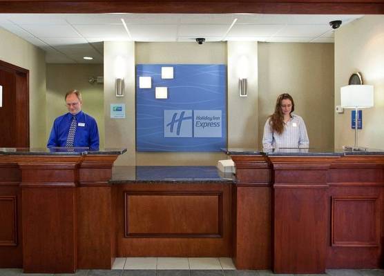 Holiday Inn Express GROVE CITY (OUTLET CENTER) by IHG 1