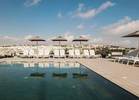 AC Hotel by Marriott St Julian's 1