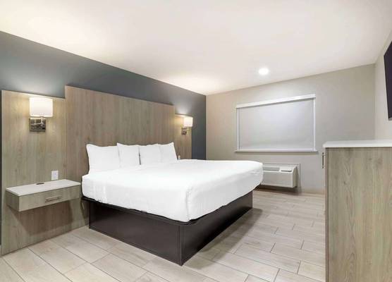 Best Western Plus Edinburg Inn & Suites 1