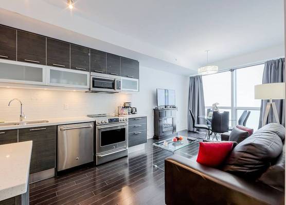 Canada Suites on Bay 1