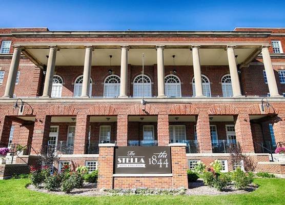 The Stella Hotel & Ballroom 1