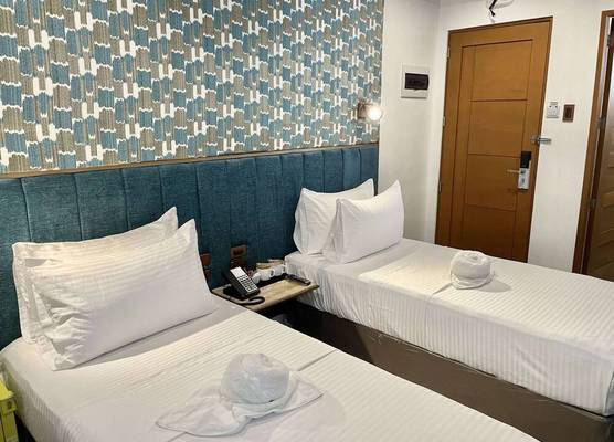 Lighthouse Point Hotel 1