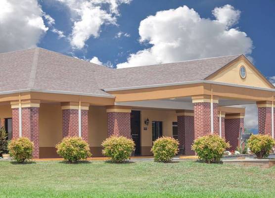 Days Inn by Wyndham Moulton 1