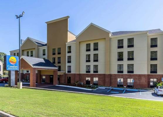 Comfort Inn & Suites Dalton West 1