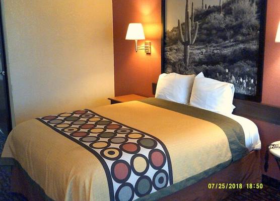 Super 8 by Wyndham Tucson Downtown Convention Center 1