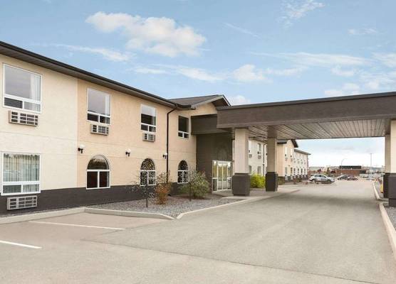Days Inn & Suites by Wyndham Thompson 1
