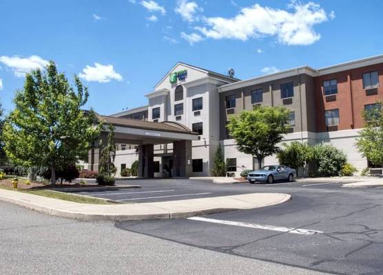 Holiday Inn Express & Suites NEWTON SPARTA by IHG 1