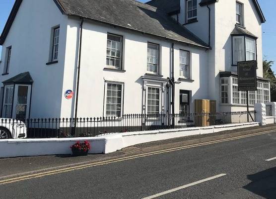 Rooms at The Highcliffe 1