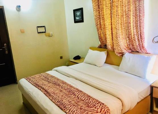 Mignonette Hotel & Suites 1