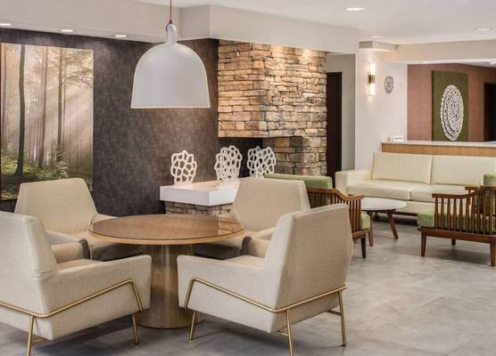 Fairfield Inn & Suites by Marriott Portland Airport 1