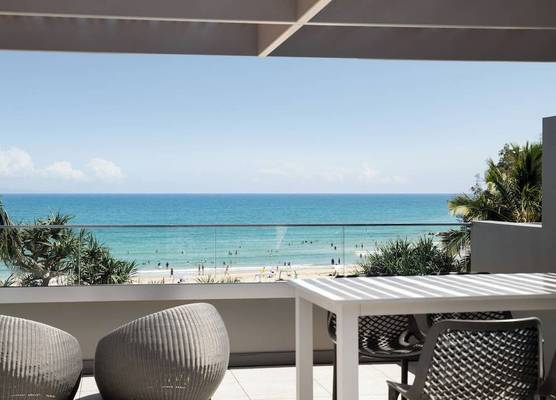 Netanya Noosa Beachfront Resort 1