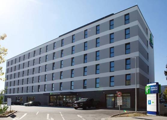 Holiday Inn Express FRANKFURT AIRPORT - RAUNHEIM by IHG 1