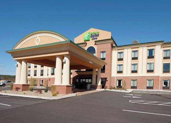 Holiday Inn Express & Suites CLEARFIELD by IHG 1