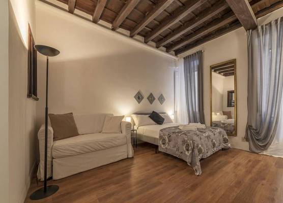 GuestHost - Fori Imperiali Apartment 1