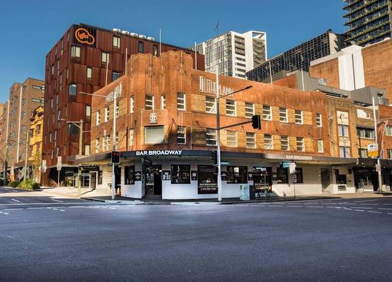 Bar Broadway 1