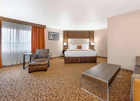 Best Western Plus Mill Creek Inn 1