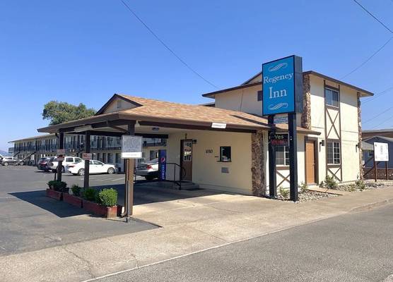 Regency Inn Lakeport 1