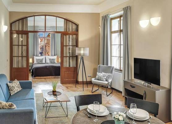 3 Epoques Apartments by Adrez 1