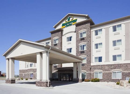Expressway Suites Fargo 1