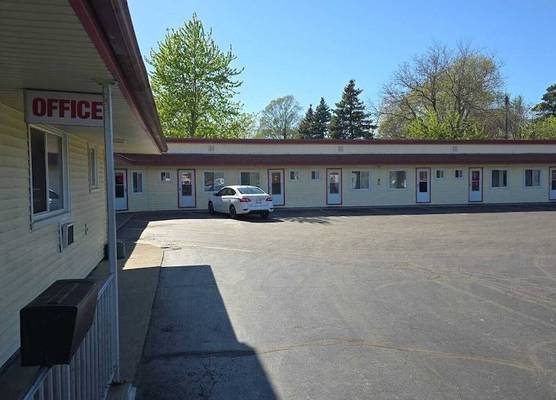 Paul's Motel 1