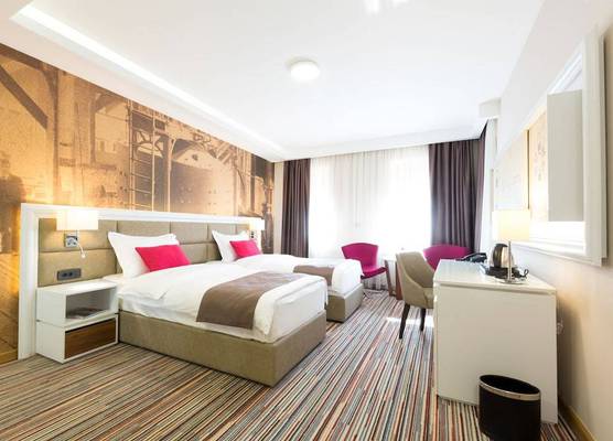 Hotel TESLA - Smart Stay Garni 1
