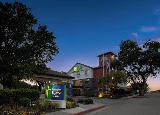 Holiday Inn Express & Suites PASO ROBLES by IHG 1