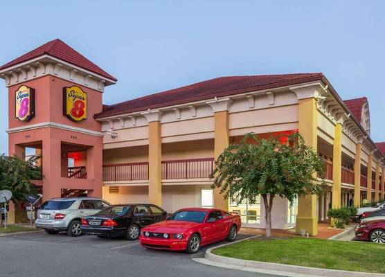 Super 8 by Wyndham Dalton/Convention Center Area 1