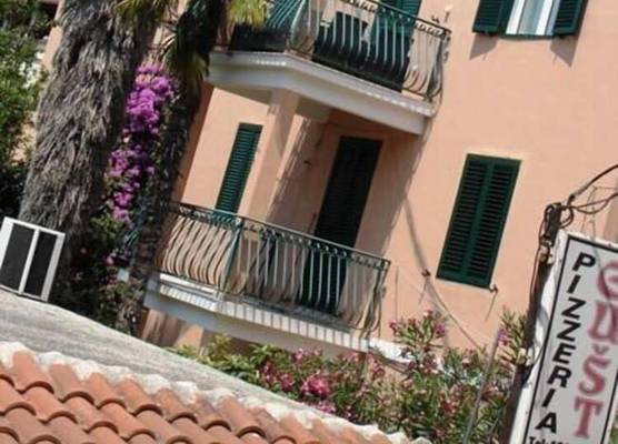 Guest House Laura 1