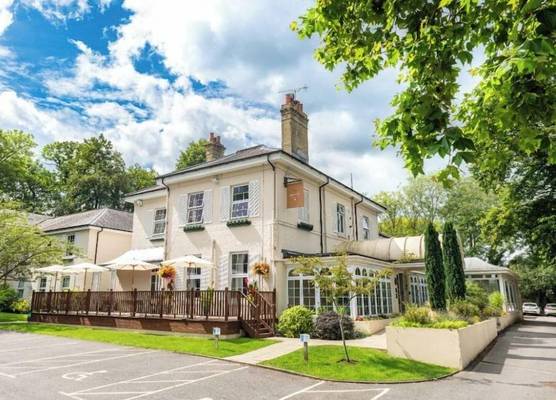Forest Lodge Hotel 1