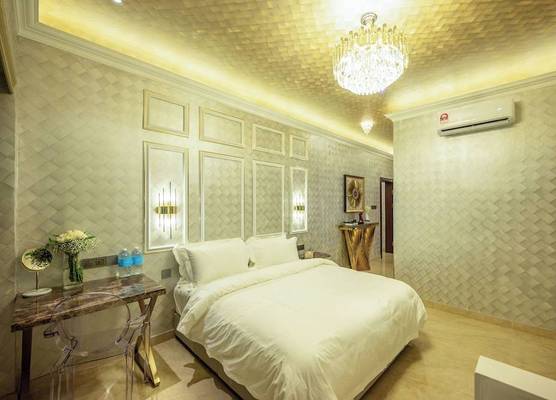 Ritz Residence - A Member of The Luxury Hotel Group 1