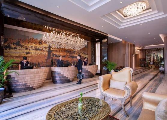 Grand Mercure Yogyakarta Adi Sucipto 1