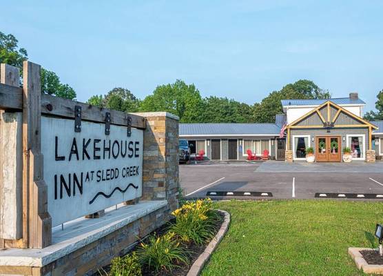 The Lakehouse Inn at Sledd Creek 1