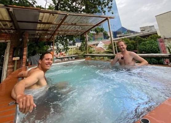 Chinatown Hostel by Mingle - Rooftop Private Jacuzzi with Bar 1
