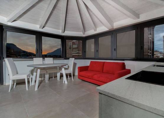 Lake Como Apartments 1