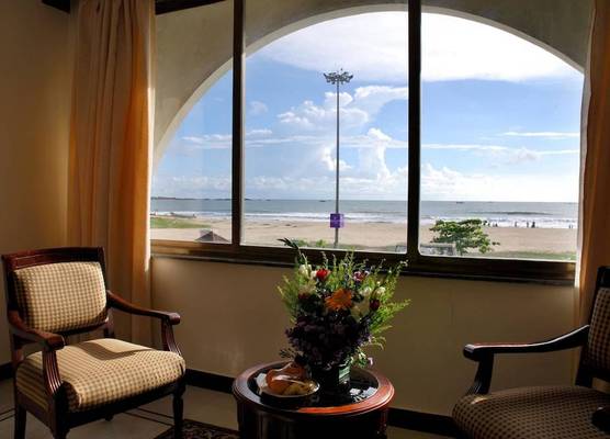 Paradise Isle Beach Resort 1
