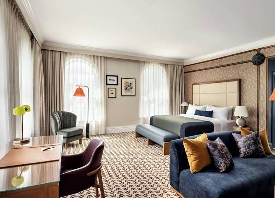 The Louie, A Davenport Hotel, Autograph Collection 1
