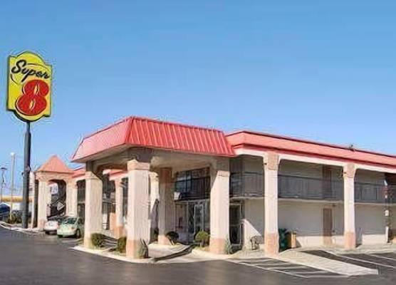 Super 8 by Wyndham Oklahoma Fairgrounds 1