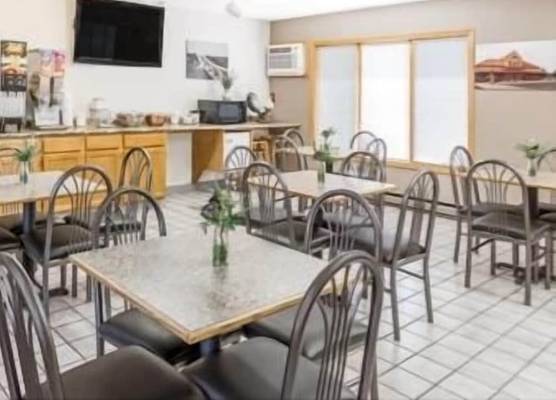 Americas Best Value Inn & Suites Atlantic 1