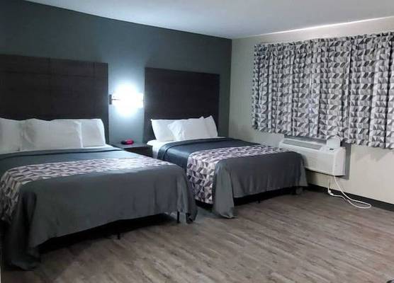 Crescent Park Motel & Suites 1