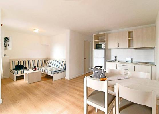 Apartamentos Cala Blanca 1