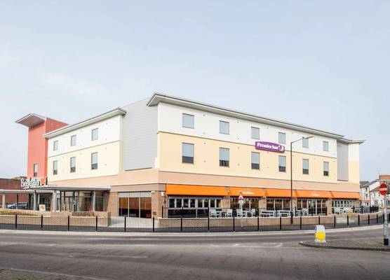 Premier Inn Yeovil Town Centre 1