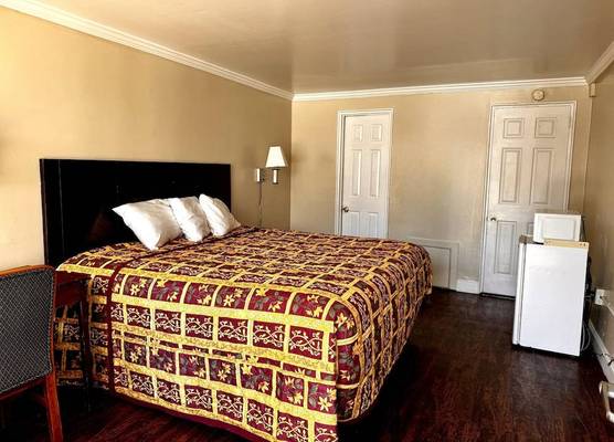 Downbeach Inn 1
